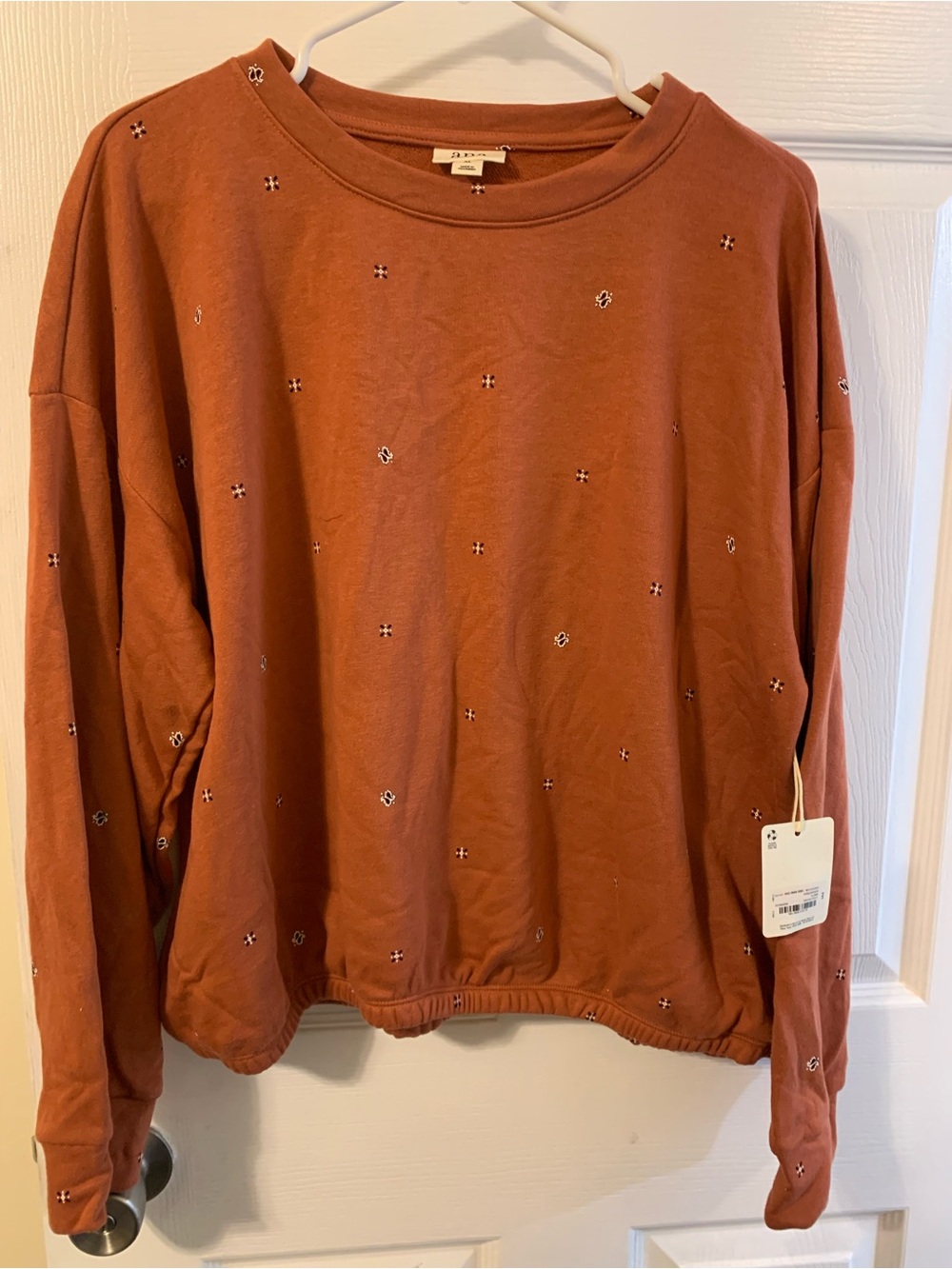 a.n.a. NWT’s size XL pullover lightweight sweatshirt